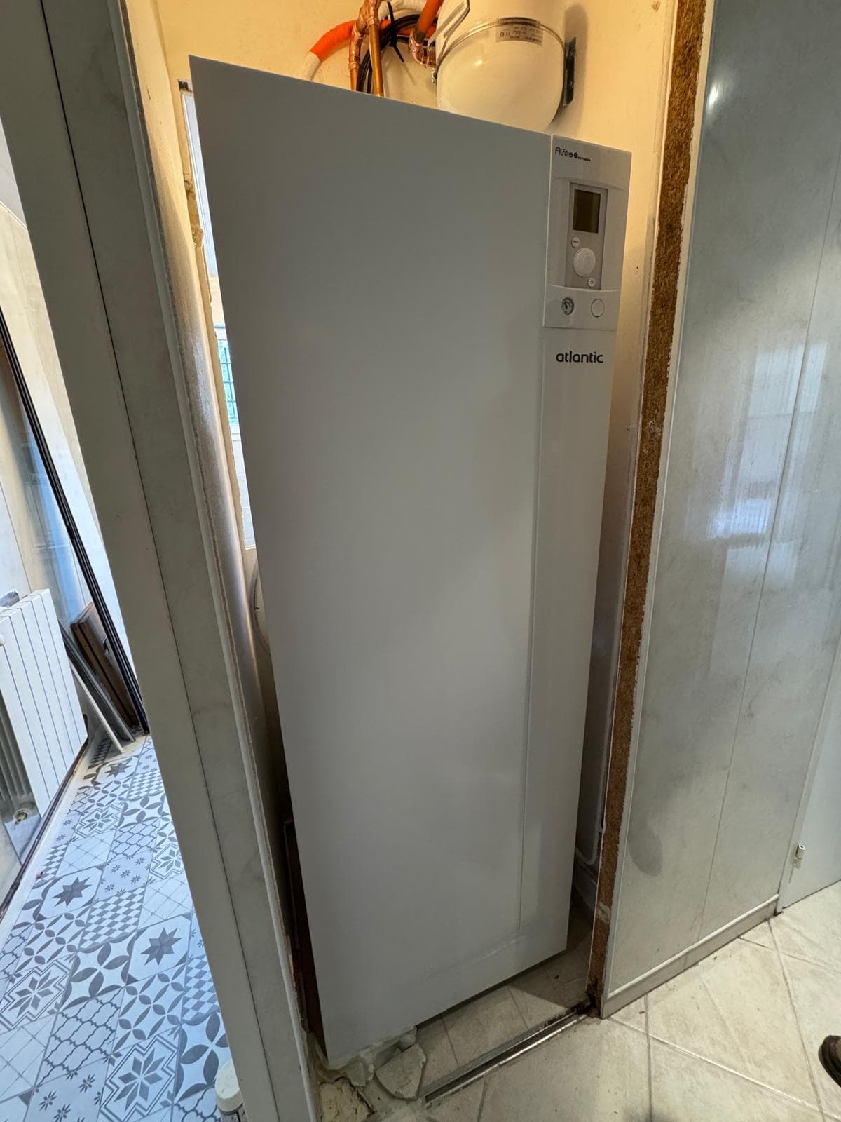 Unité intérieure climatisation salon lumineux