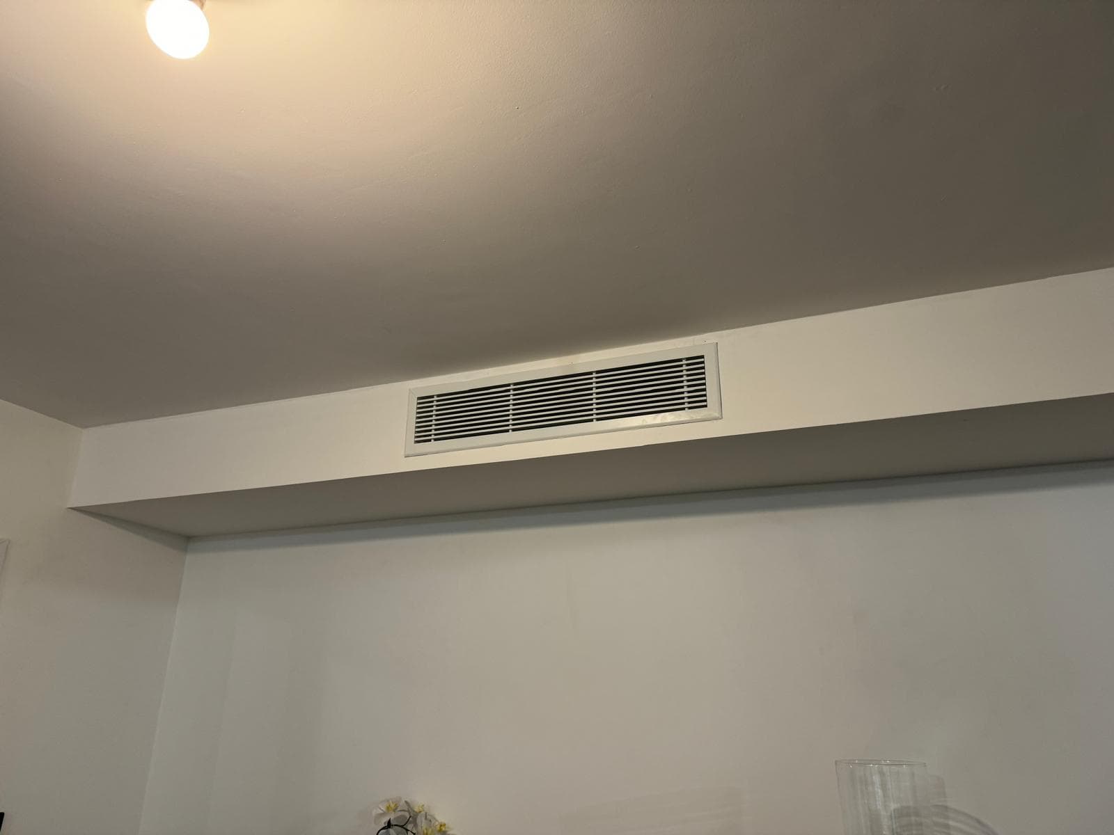 Console basse climatisation parquet bois