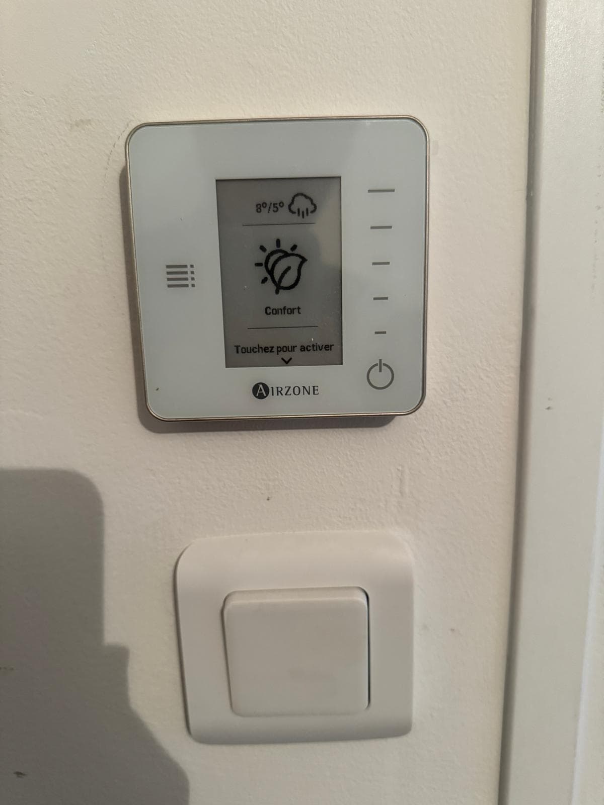 Unité murale discrète installation appartement