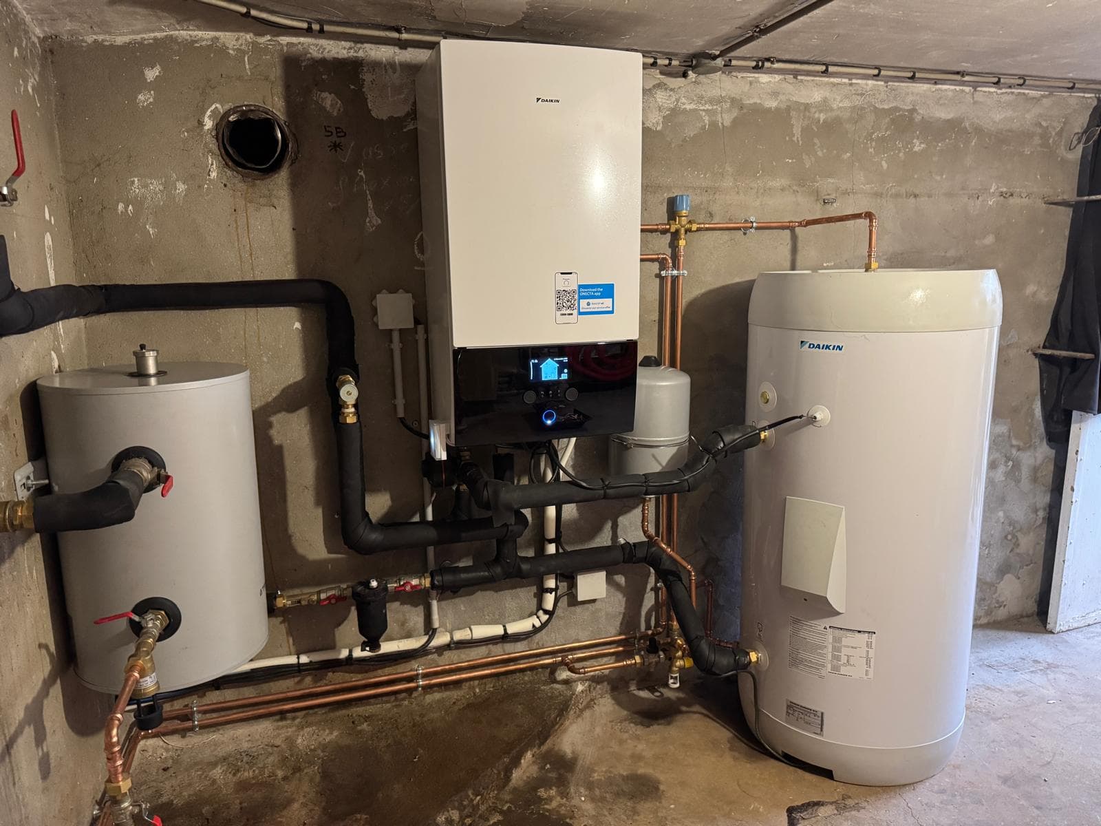 PAC installation tableau électrique chaufferie