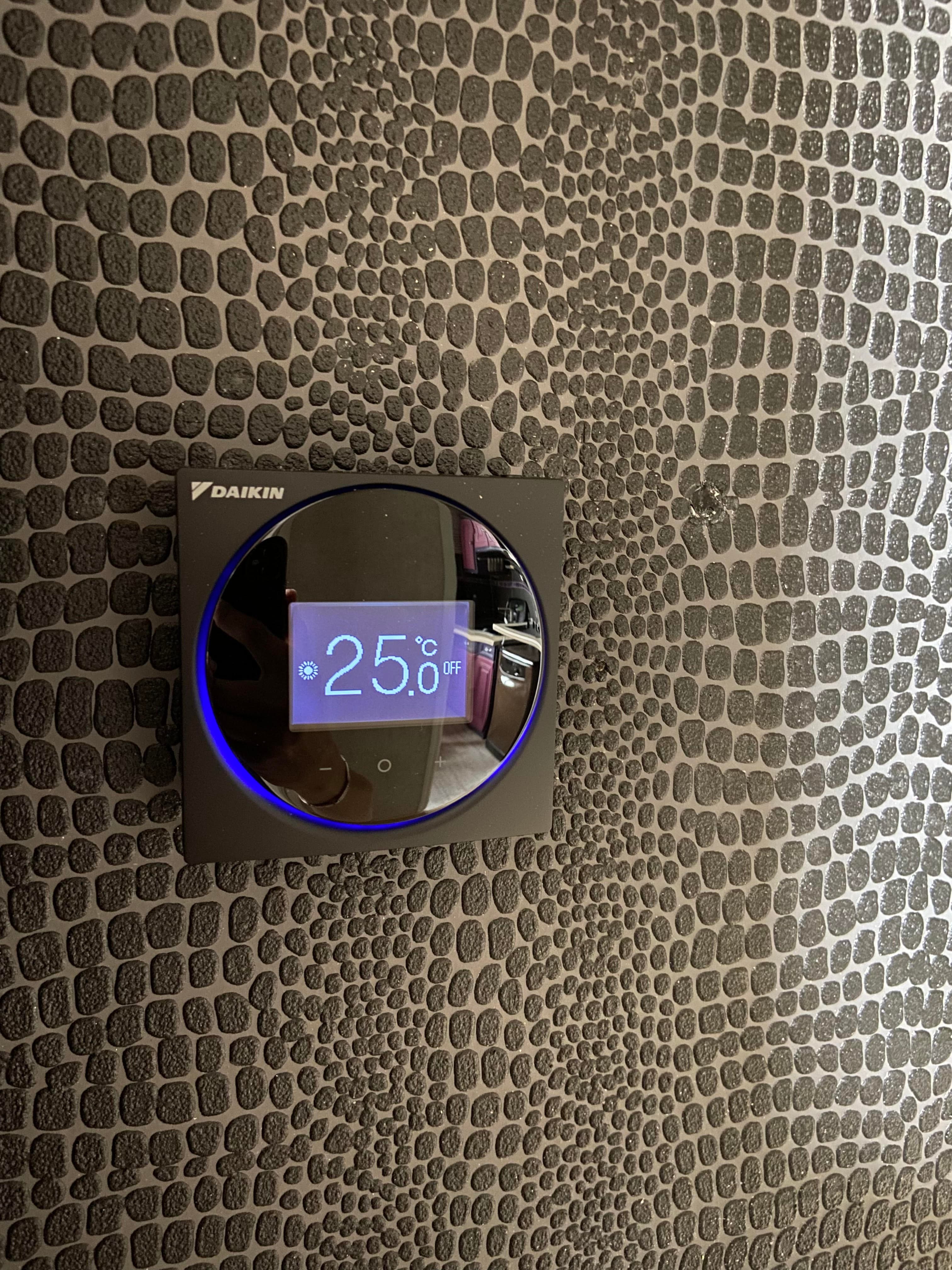 Thermostat connecté programmable installation PAC